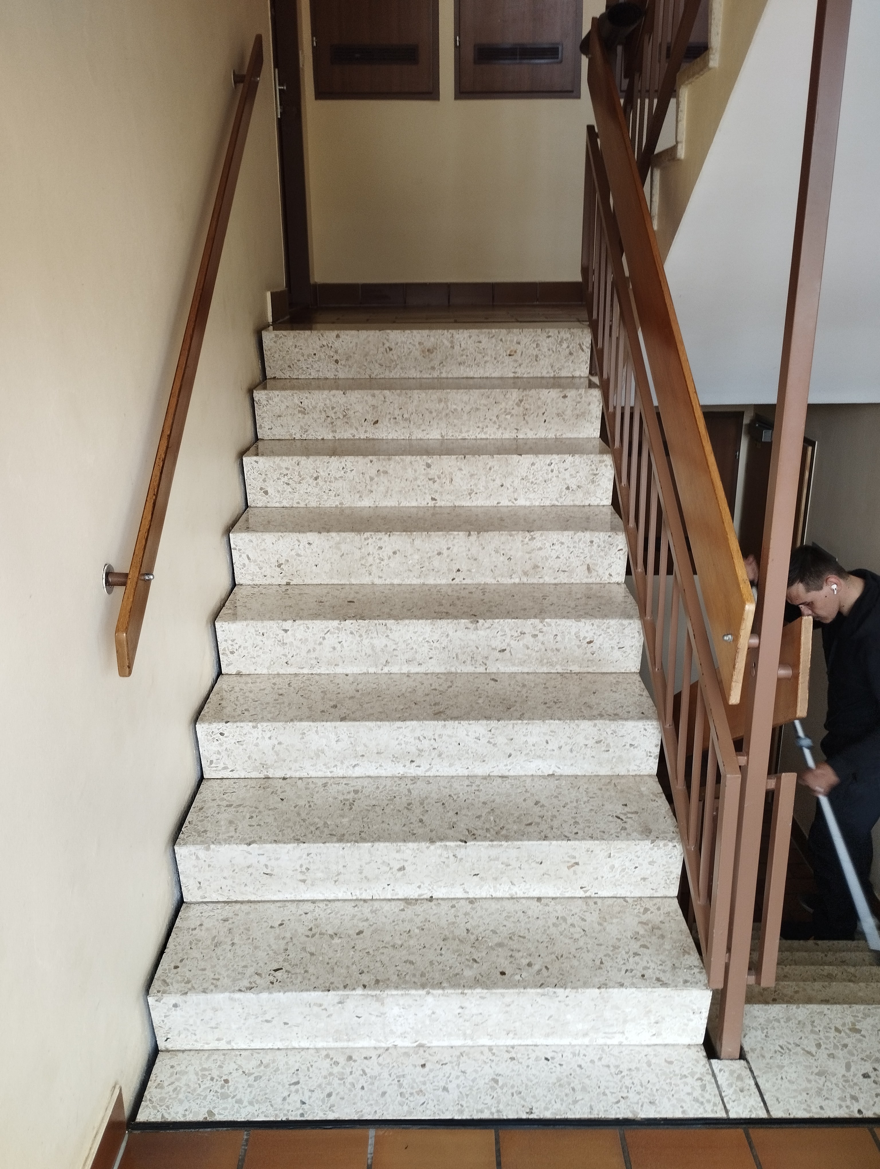 Stiegenhaus nach Reinigung